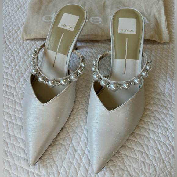 Dolce Vita Kanika Pearl Pump - Picture 5 of 5